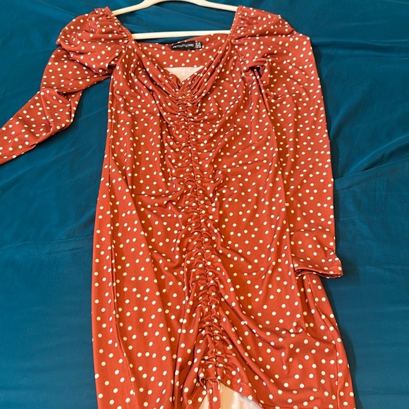 Dresses & Skirts - Maroon dress Pretty little thing